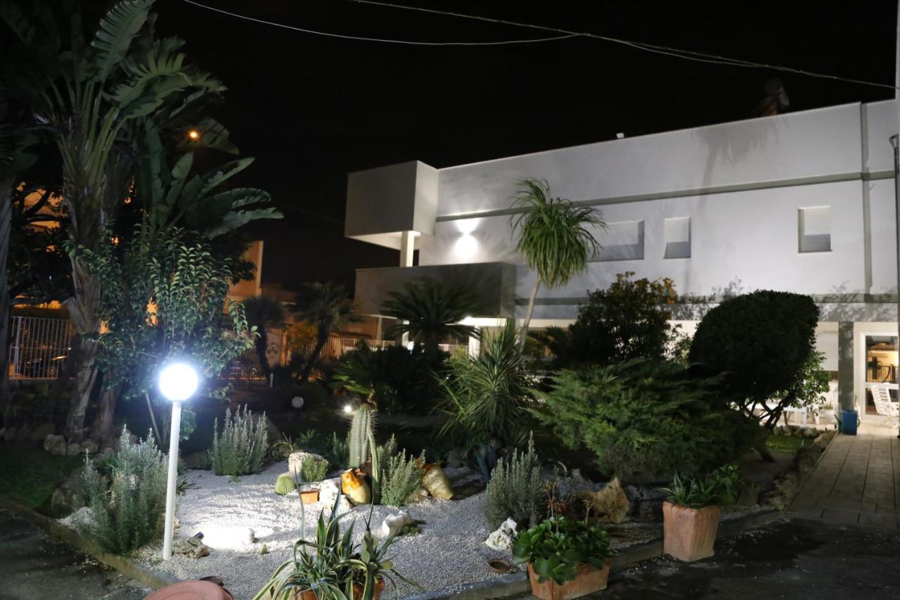 Bed and Breakfast Viro House Squinzano Екстер'єр фото